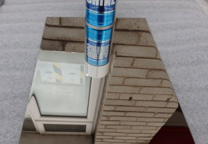 304 grade mirror stainless steel sheet reflecting brick wall and window